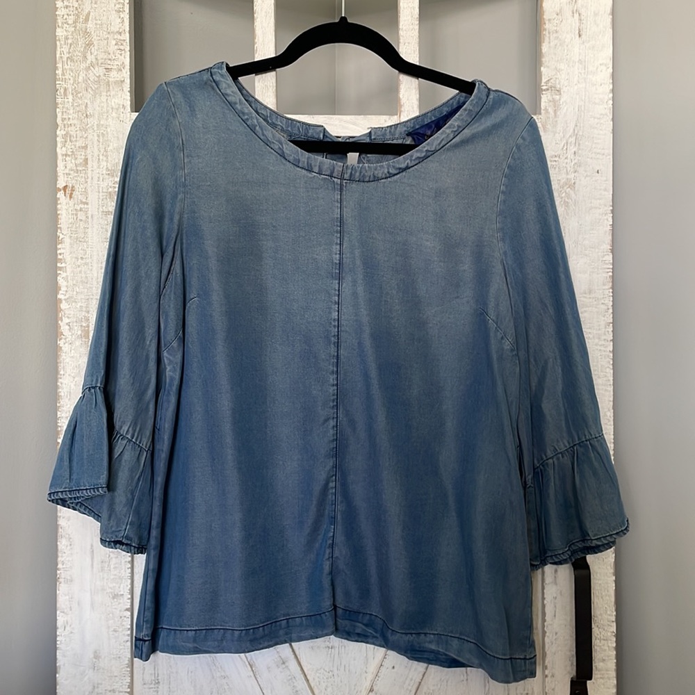 NWT Francesca’s Woman’s Blouse w/ Bowtie Back